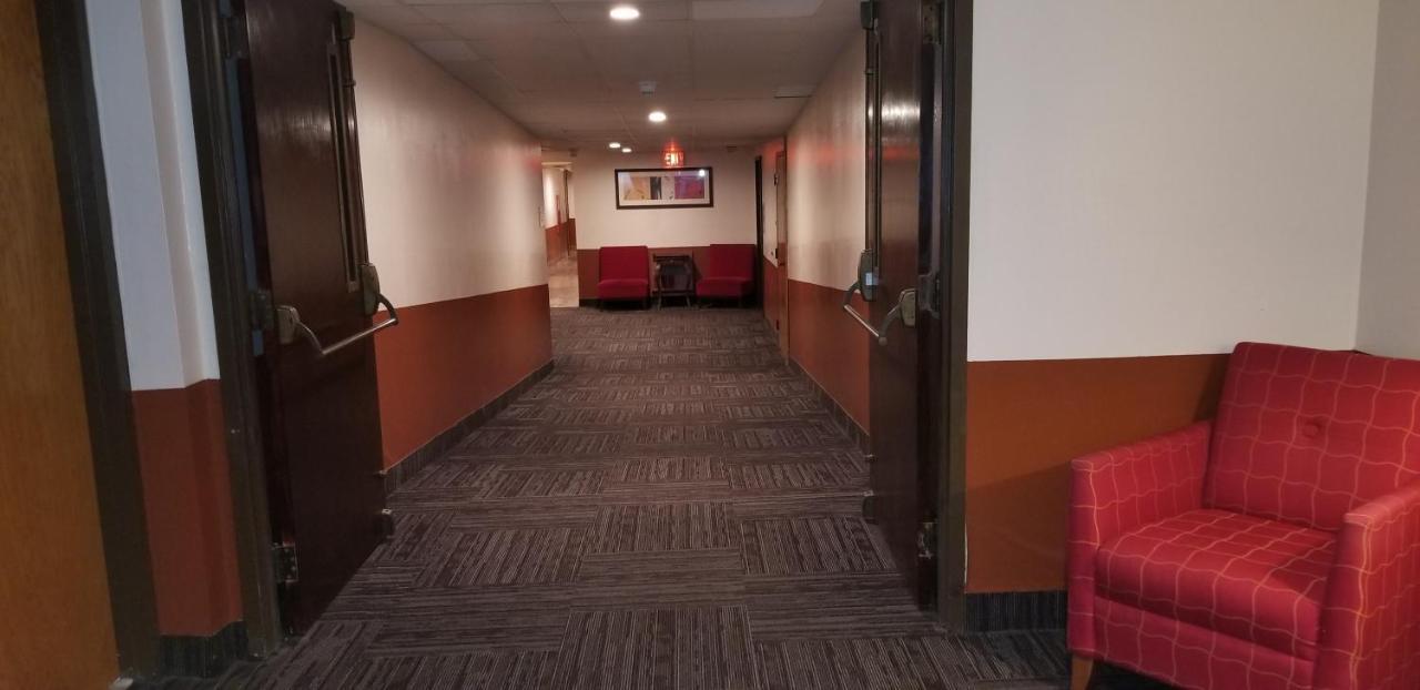 Ramada By Wyndham Albert Lea Esterno foto