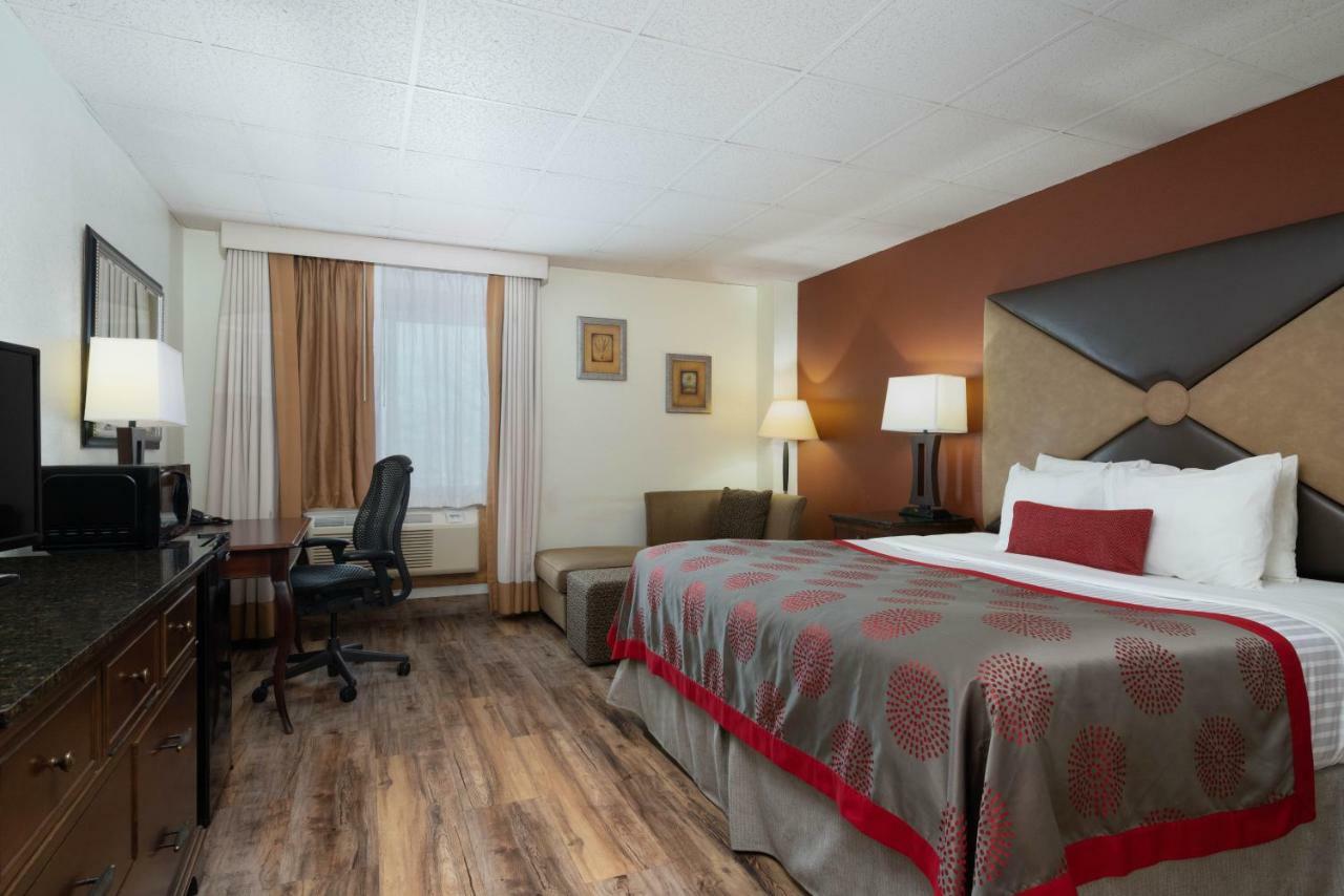 Ramada By Wyndham Albert Lea Esterno foto