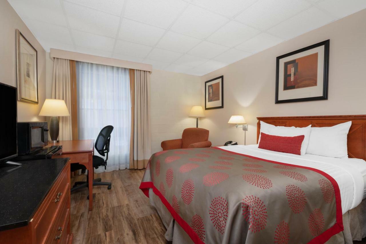 Ramada By Wyndham Albert Lea Esterno foto