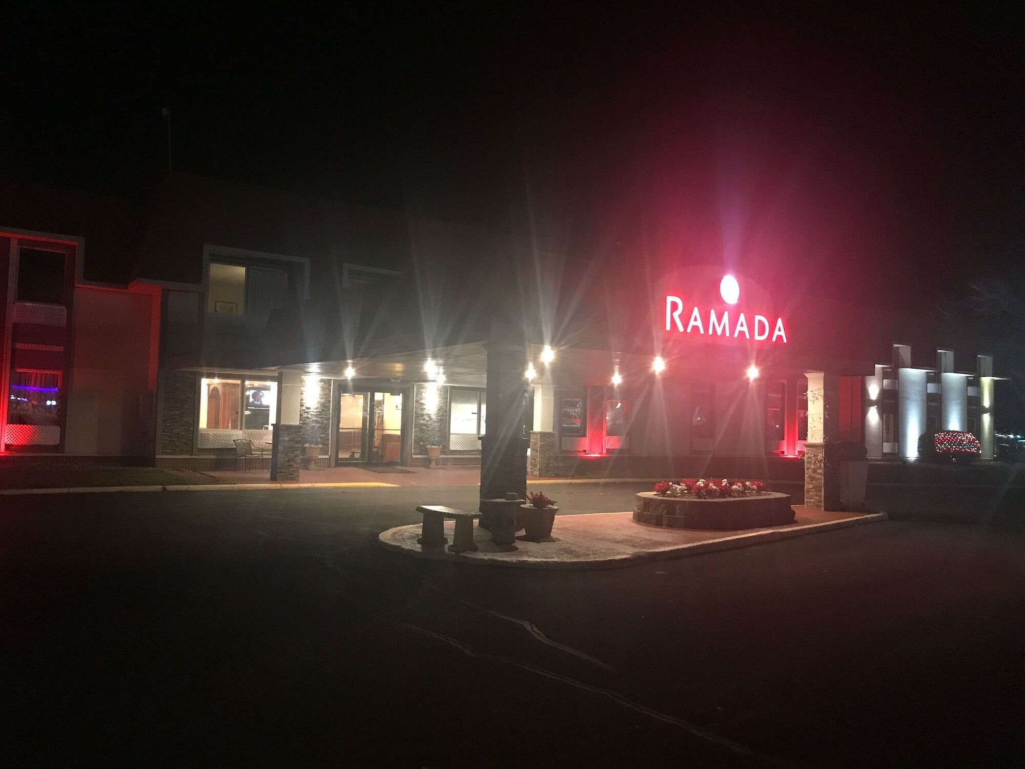 Ramada By Wyndham Albert Lea Esterno foto